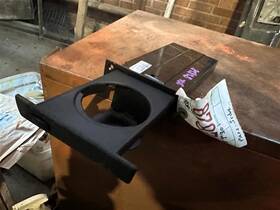 698.bm1p08 Bmw 2008 528i Passenger Side Cup Holder 579818