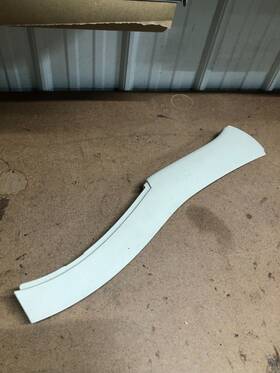 15026772 Cadillac 2001 2002 Escalade Center Console Side Trim Panel Driver