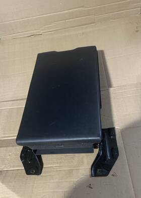 84196638 Cadillac 2016-2018 Ct6 Rear Center Console Armrest Arm Rest Cup Holder Storage