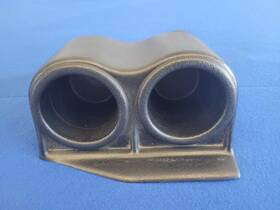 698.gm1z96 Chevrolet 1996 Corvette 5.7l 2 Cup Holder Console Black 2550