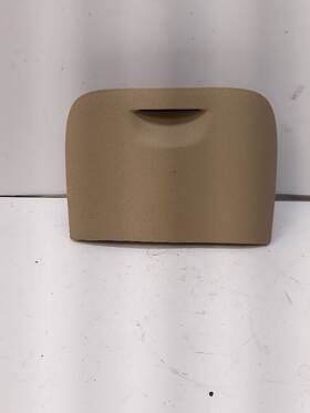 698.gm8c14 Chevrolet Truck 07-14 Tahoe Rear Console Cup Holders