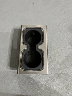 23467147 Factory/oem Gently Used Console Cup Holder 2014-2015 Chevrolet Silverado 1500 Gmc
