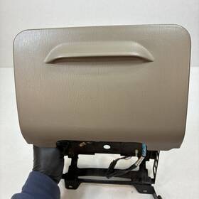 85808-200 Ford 1997-2002 Lincoln Town Car Crown Victoria Pull Out Cup Holder Ashtray Beige Oem