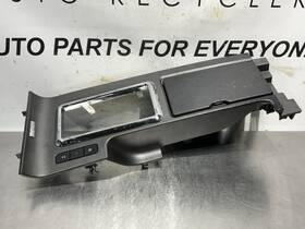 Dr33-63045b44-fd3am6 Ford 2010-2014 Mustang Center Console Cup Holder Cupholder Assembly Auto Oem