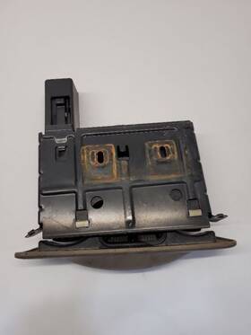 698.fd8m01 Ford Truck F250 Sd 2001 Tan Pull Out Cup Holder
