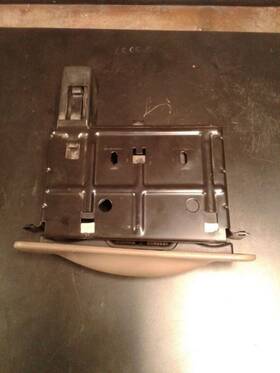 698.fd8m05 Ford Truck 99-04 F250/350sd Dash Pull Out Cup Holders