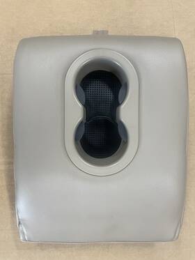 Armrestyl1z-7867112-aac Ford Yl1z-7867112-aac 00-02 Expedition Rear 2nd Row Center Cup Holder Oem