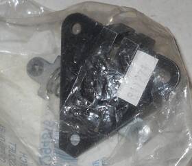 15294876 General Motors Nos 2004-05 Chevrolet Ssr 2004-06 Pontiac Gto Console Door Latch