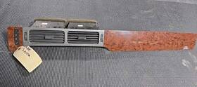 25868199 General Motors 2007-2014 Yukon Denali Sierra Passenger Dash Trim Vent Bezel Wood Grain