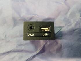 96120-b1000 Genesis 2548 2015-2020 G80 Front Center Console Usb Aux Port