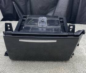 55620-gn621 Honda 2011-2013 Odyssey Van Front Center Cup Holder Assembly - Pearl Black Oem