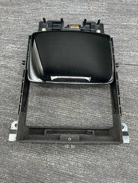 673010196 Maserati New Oe 2017-2018 Levante Cup Holder Plate / Phone Box