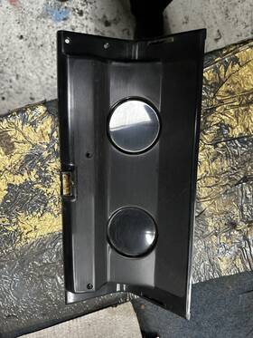 A2016890283 Mercedes-benz 2016890283 Oem W201 190e Center Console Storage Insert Tray 190d Used