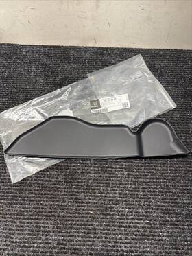 2057278100 Mercedes-benz 2016-2021 C63 Amg W205 4.0l - Front Left Door Panel Storage Insert