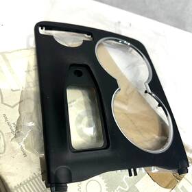 A20468023089h44 Mercedes-benz Mb C W204 Center Cup Holder Cover Genuine Oem