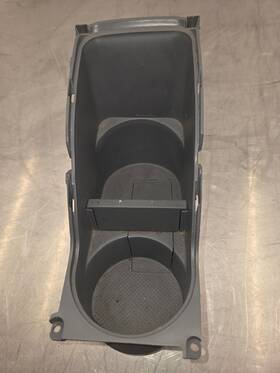 96554763 Suzuki 04-08 Forenza Front Console Double Cup Holder Oem