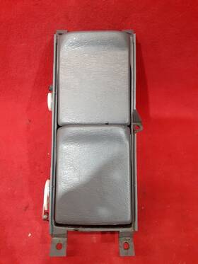 55620-33050 Toyota 74128-90010 1997 - 2001 Camry And Solara Console Double Cup Holder Gray