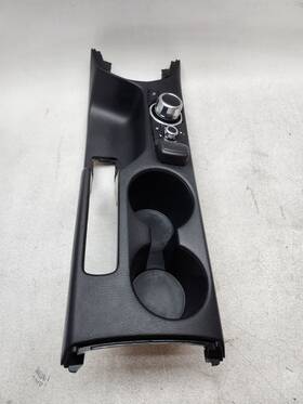 Db5j66cmoa Toyota 19 Yaris Oem Center Console Cup Holders With Navigation Switches